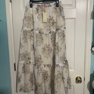Ladies Solitaire Ivory Floral Tiered Maxi Skirt Size Large